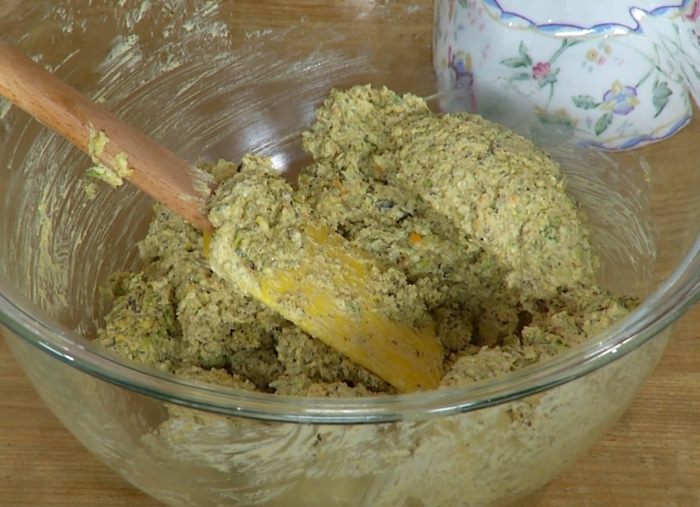 Фисташковый пирог со взбитыми сливками 