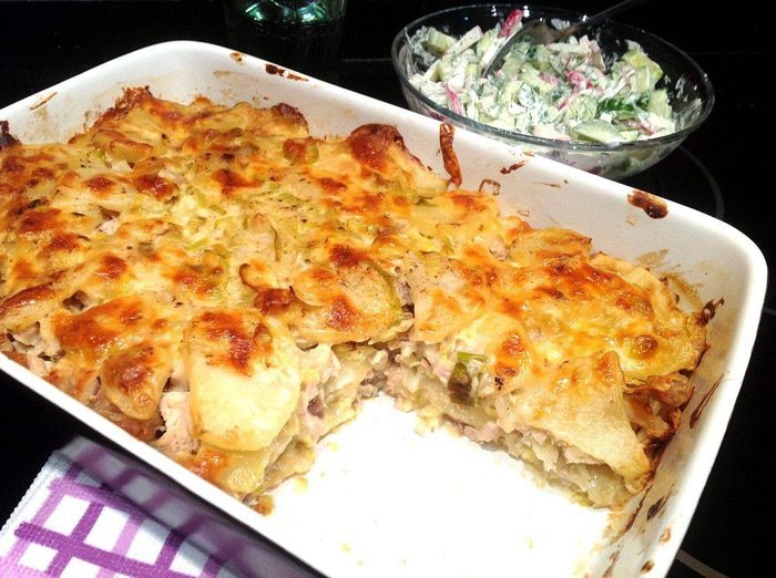 Запеканка из говядины с пореем и хреном