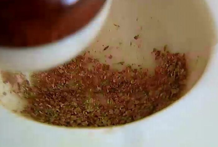 Яйца по-мексикански, запеченные с фасолью 