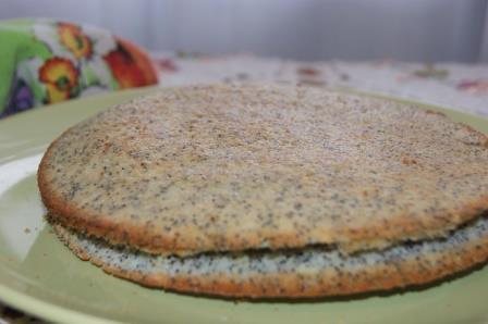 Маковый торт с творожно-лимонным кремом