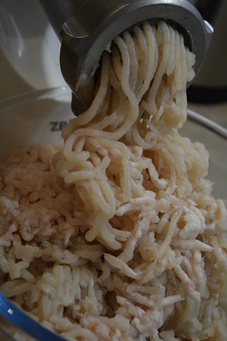 Котлеты из щуки с соусом