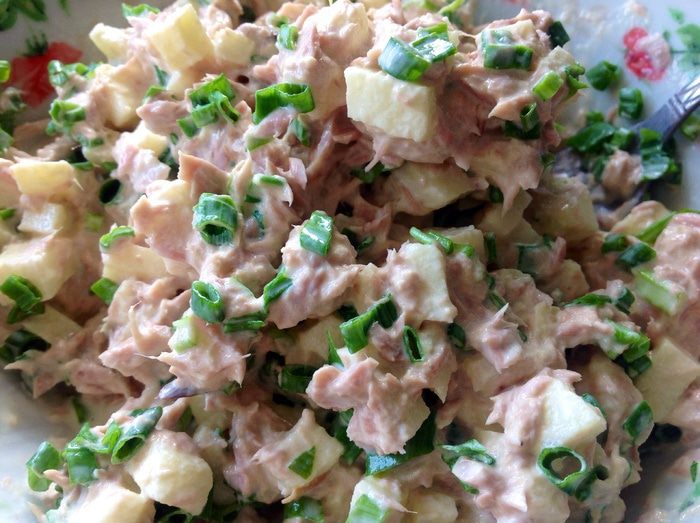 Закуска из тунца и яблока