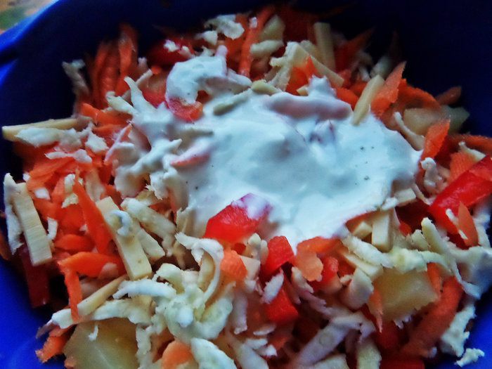 Салат в съедобных корзинках