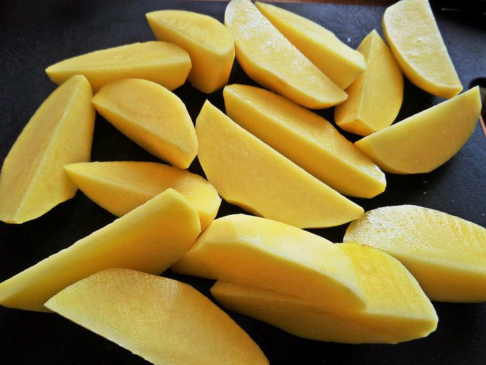 Лимонный картофель с луком