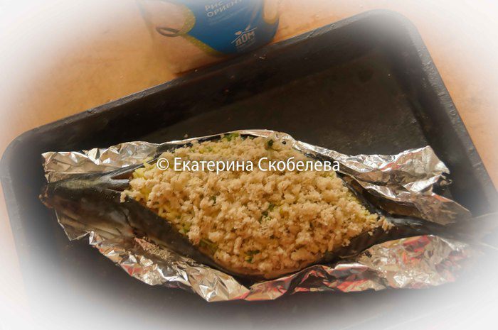 Скумбрия, фаршированная рисом