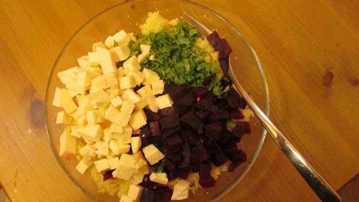 Кускус со свеклой и адыгейским сыром