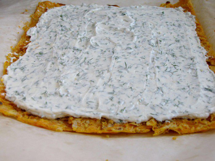 Рулет из моркови с сыром и зеленью