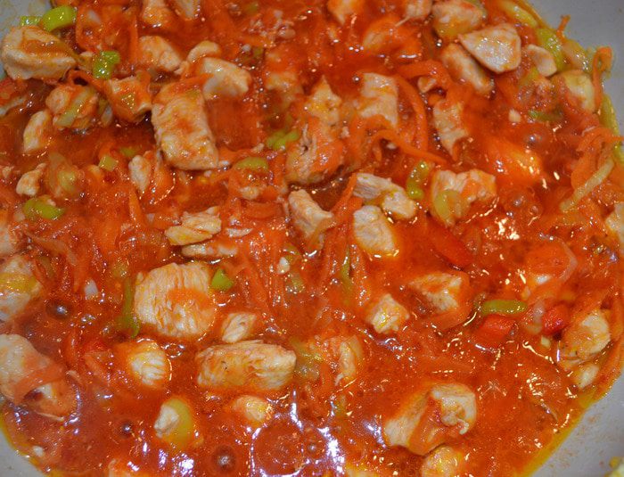 Пенне с куриной грудкой и овощами