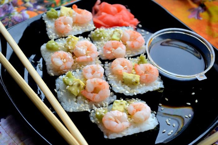Роллы с креветкой