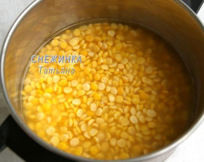 Блины гороховые с луковым конфитюром