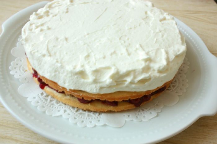 Вишнёвый торт с пряным печеньем