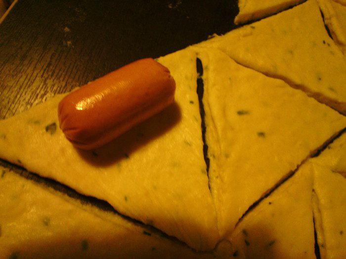Пирожки с сосисками