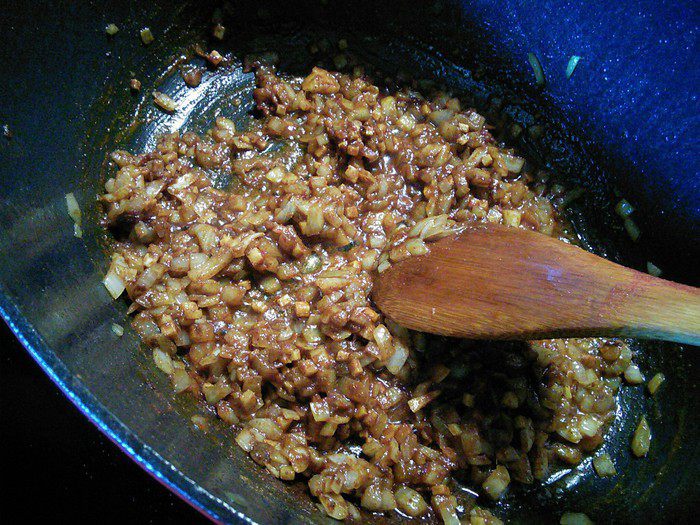 Жаркое из курицы с айвой