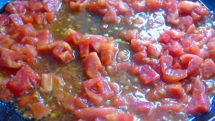Суп с карри, капустой и фасолью