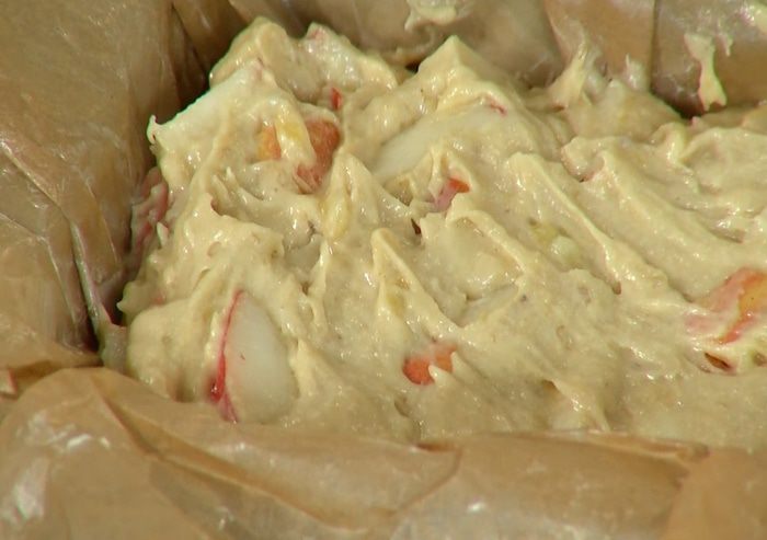 Банановый хлеб с грушами и орехами 