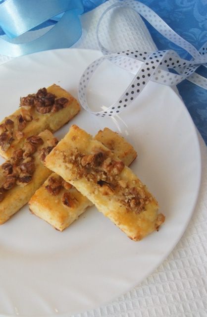 Творожное печенье с орехом 