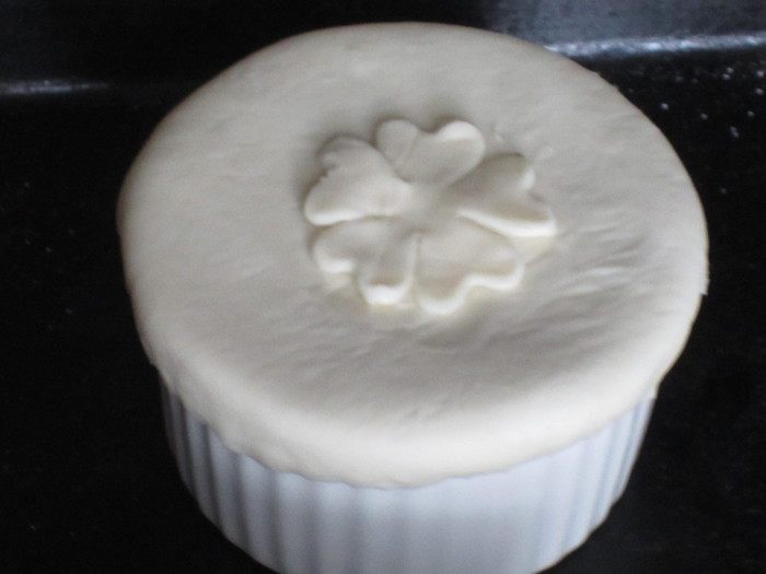 Суп-крем из чечевицы  под хрустящей корочкой