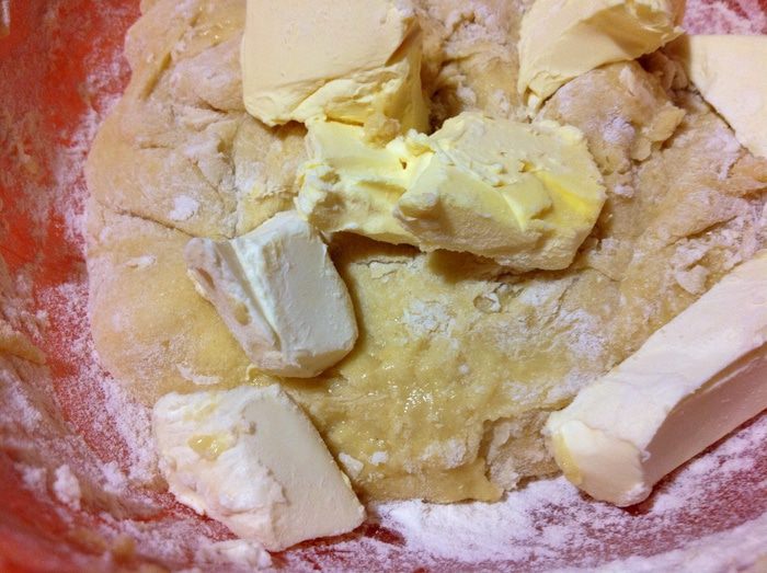 Сдобный кекс с маком и вяленой клюквой