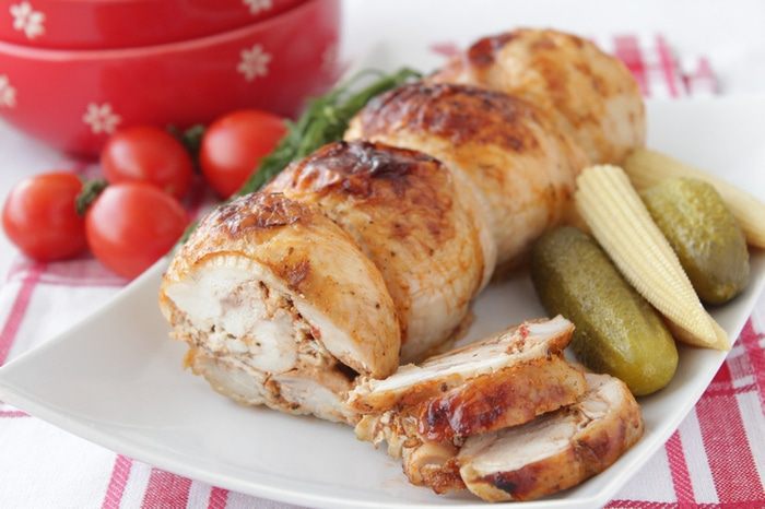 Рулет из курицы с аджикой