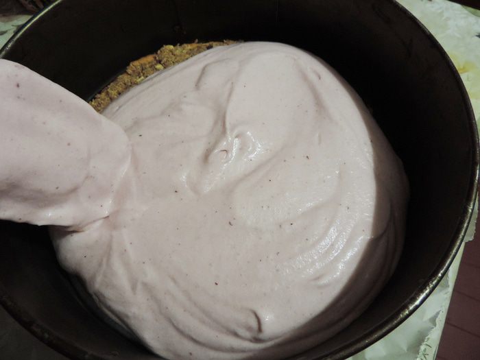 Клюквенный торт-мусс с миндальным пралине &amp;quot;Праздничный&amp;quot;