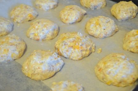 Пряное печенье с хурмой и грецкими орехами