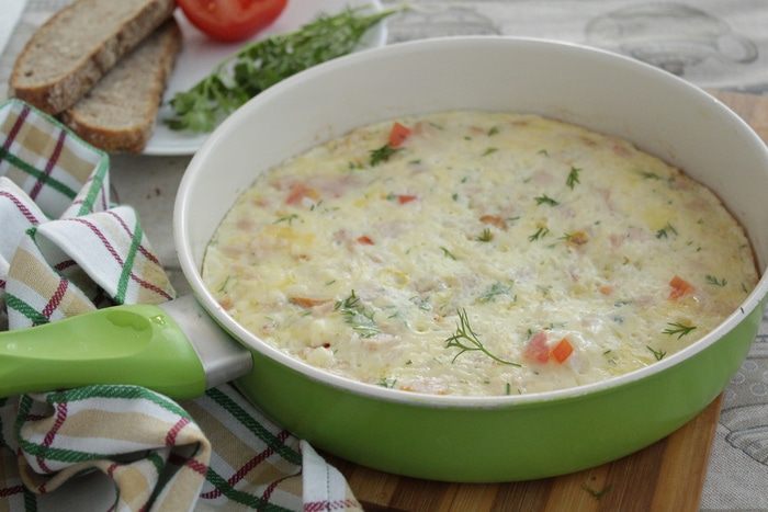 Фриттата с копченой куринной грудкой и рисом