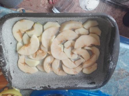 Шарлотка с яблоками