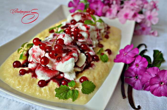 Десерт «Плавающие острова» (ILES FLOTTANTES) c ягодным соусом