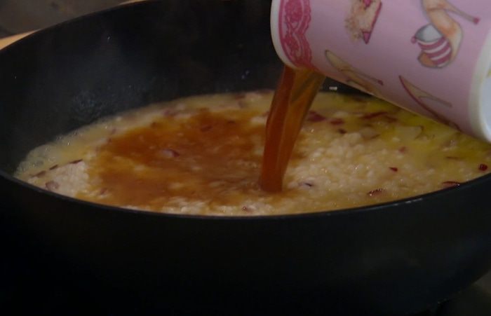 Рисовая каша со сморчками и зеленым горошком