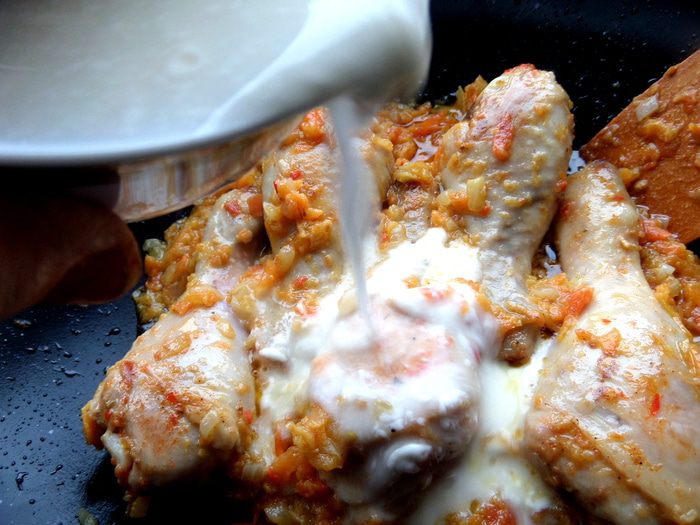 Куриные ножки в домашней аджике