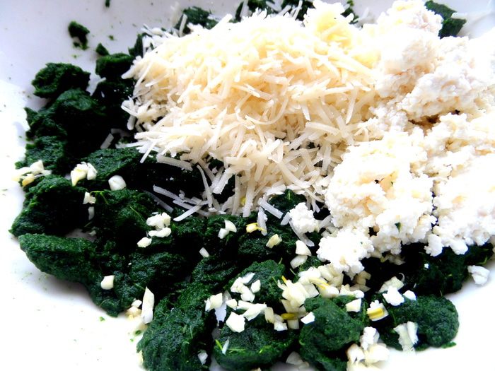 Шпинатно-сырные равиоли