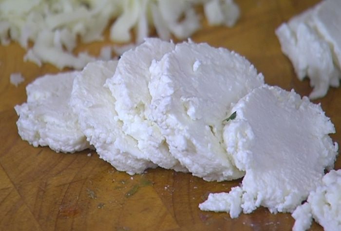 Баклажаны, фаршированные помидорами и сулугуни