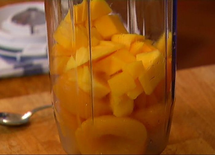 Гранита из манго, персиков и апельсинов