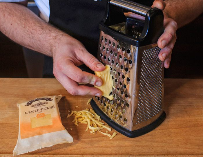 Паста с курицей и соусом песто