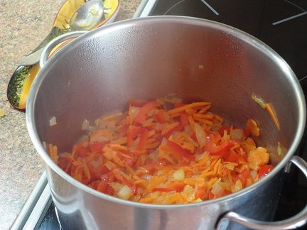 Суп из темной фасоли