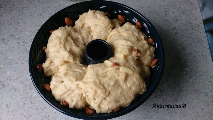 Кекс с миндалем
