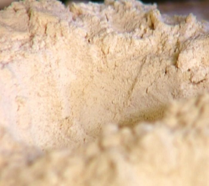 Домашний хлеб с корицей и изюмом