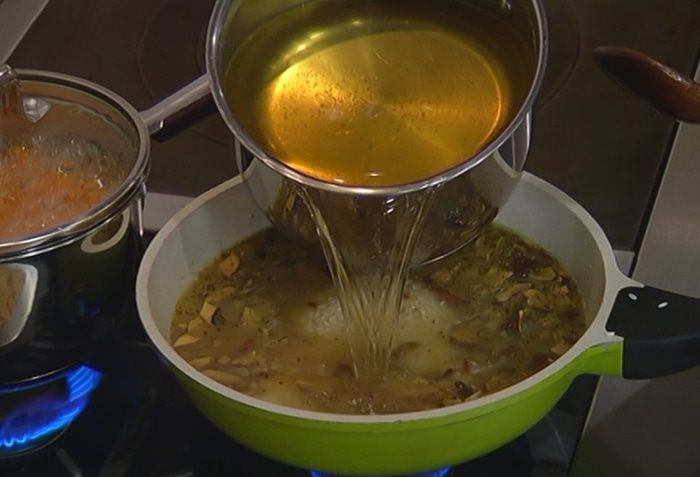 Пирожки из теста фило с рисом и грибами