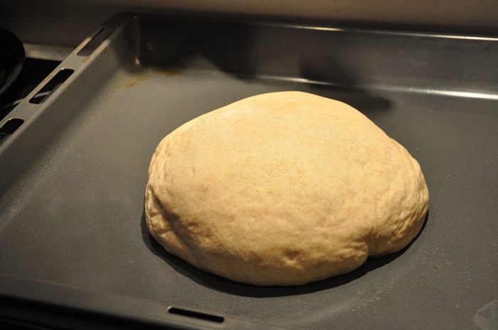 Цельнозерновой хлеб с чесноком и тыквенными семечками