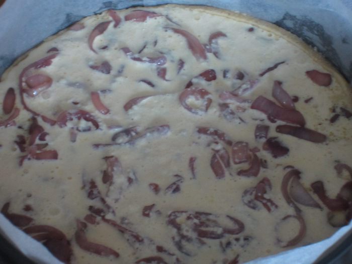 Киш с карамелизированным луком