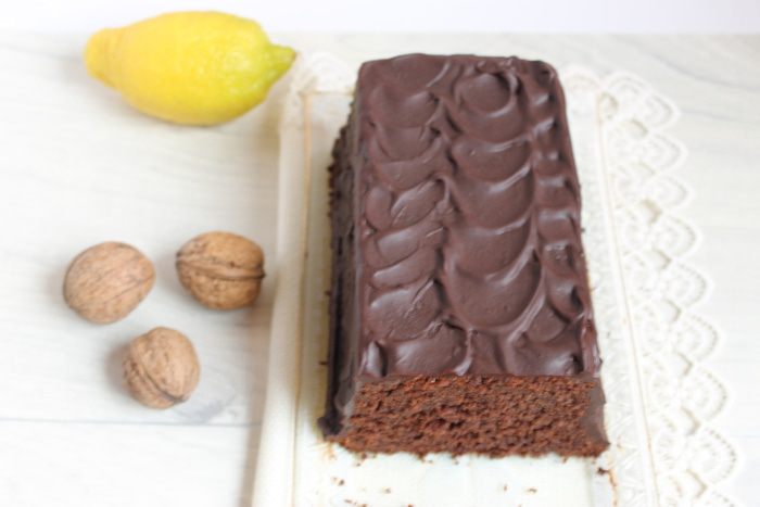 Шоколадный кекс на минеральной воде