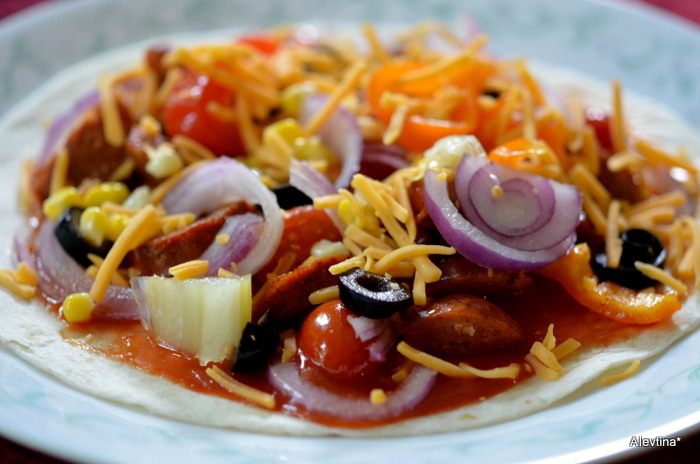 Лепешки с колбасой чоризо