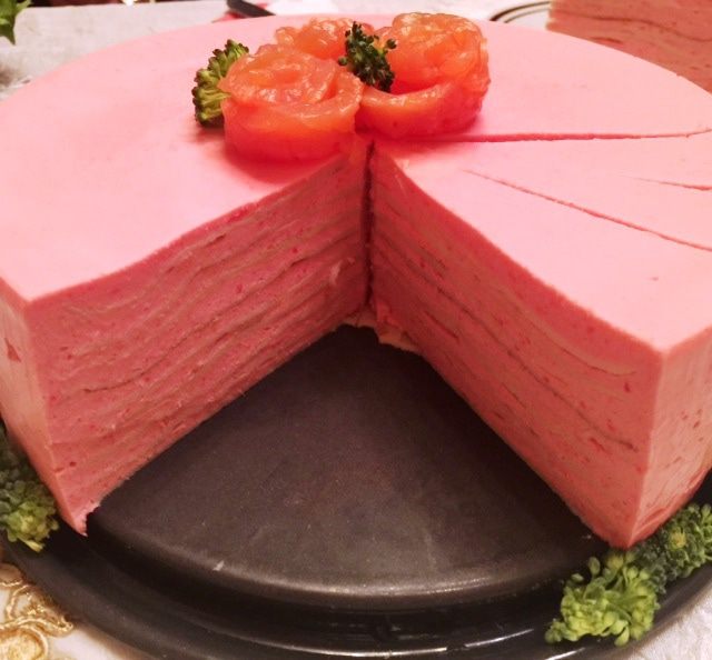 Блинный чизкейк со сливочно-рыбным муссом