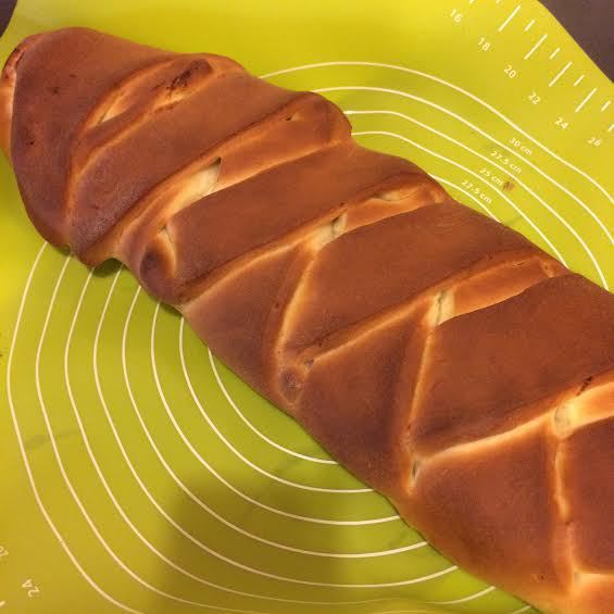 Коса с творогом и персиками