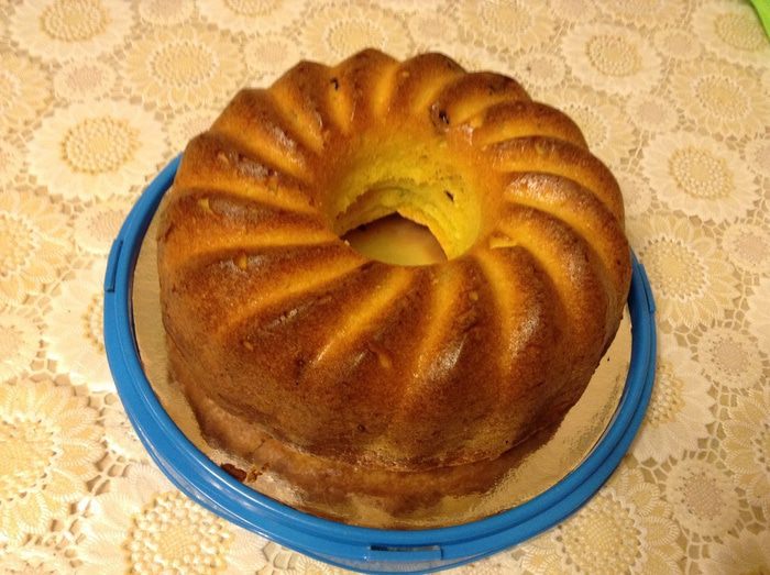 Творожный кекс с вяленой вишней