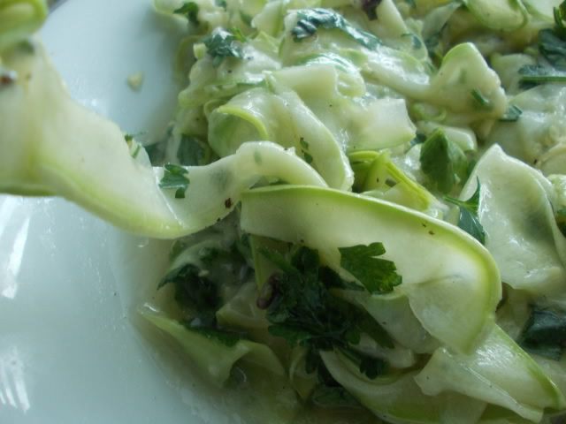 Закуска из маринованных кабачков с медом и чесноком