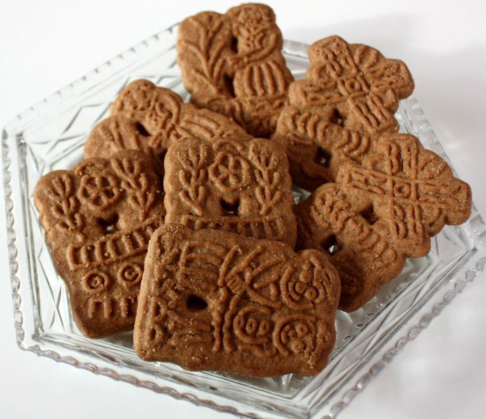 Вишнёвый торт с пряным печеньем