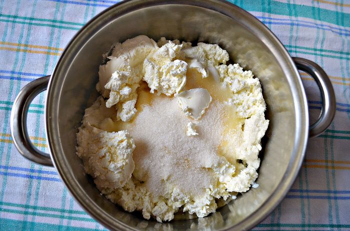 Миндальный торт с малиной