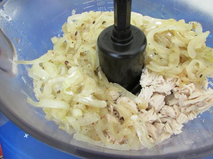 Блинный тортик с грибным соусом