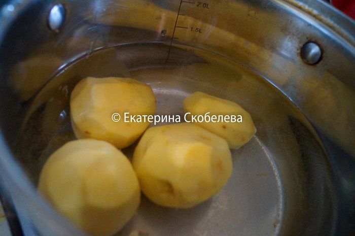 Мекленбургский картофельный рулет с начинкой из мяса и зелени